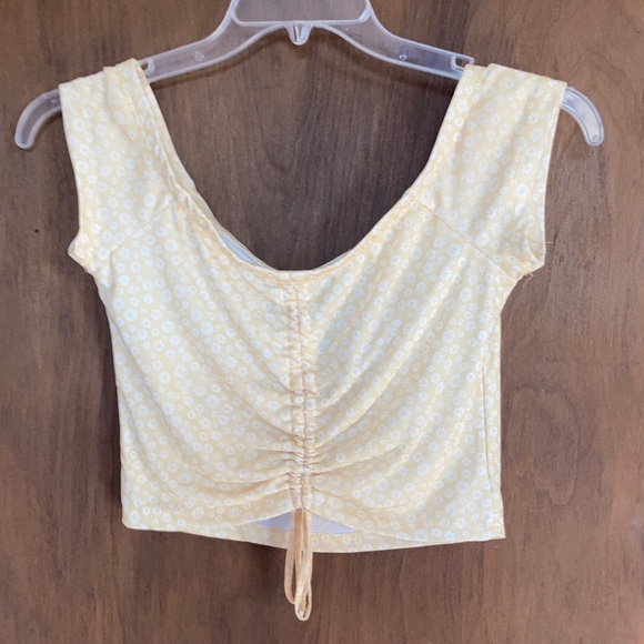 Rue21 Tops - 3/$12 Rue21 top Yellow w white floral print cinch front detail boho top casual